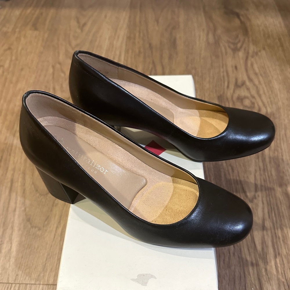 Black Naturalizer Pumps